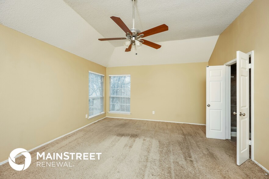 Building Photo - 821 Courson Dr