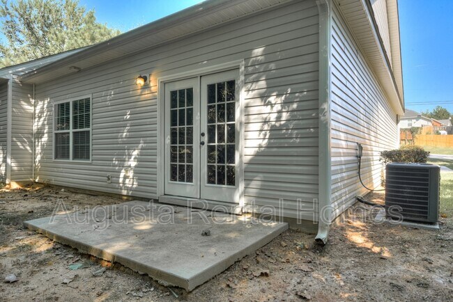 Building Photo - 205 Old Berzelia Rd