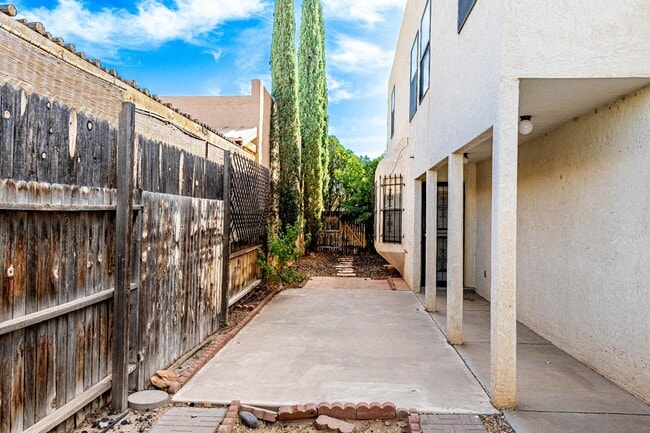 Building Photo - 7725 Pinewood Dr NW