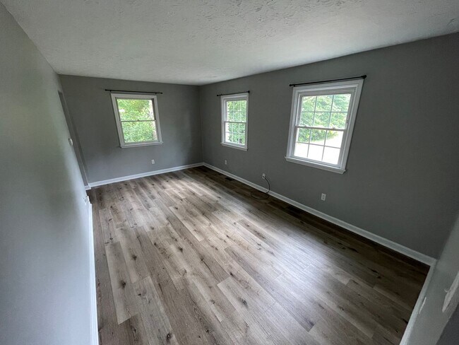Building Photo - 91-93 Meadowbrook Drive Duplex