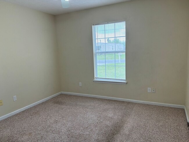 Building Photo - 3611 Eagle Ln