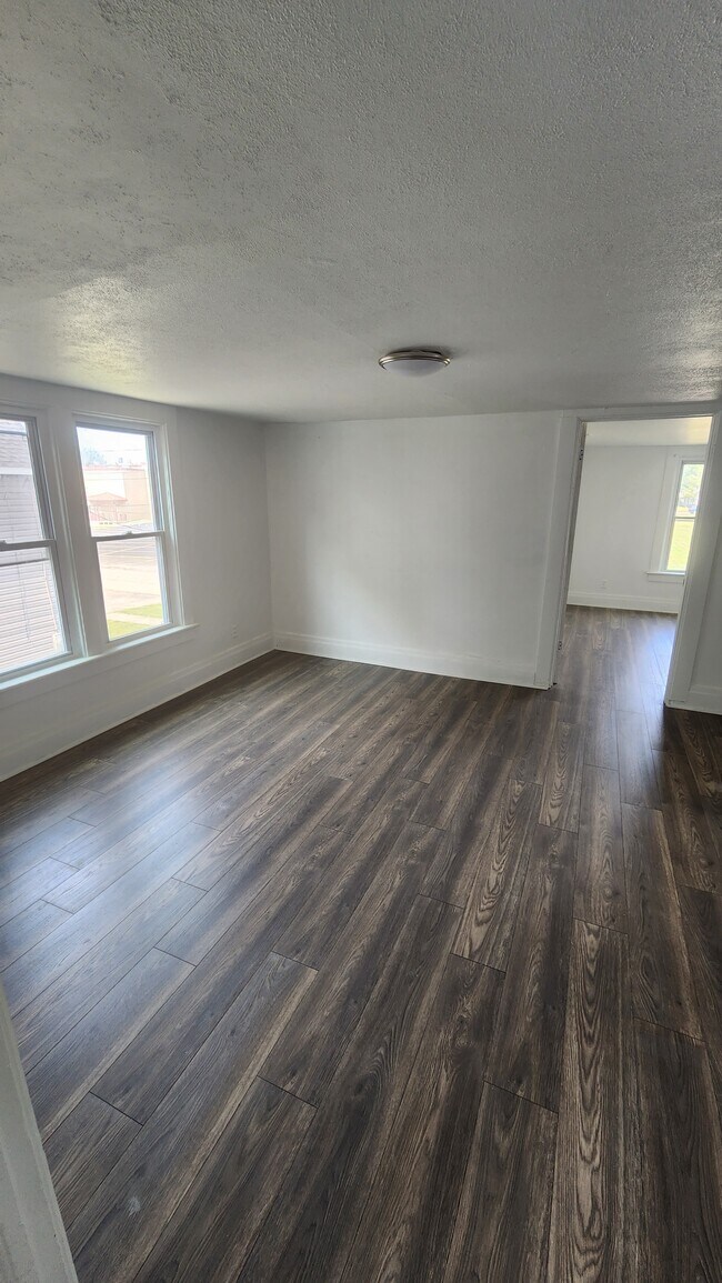 717-monroe-st-717-monroe-st-dunkirk-ny-14048-apartment-finder