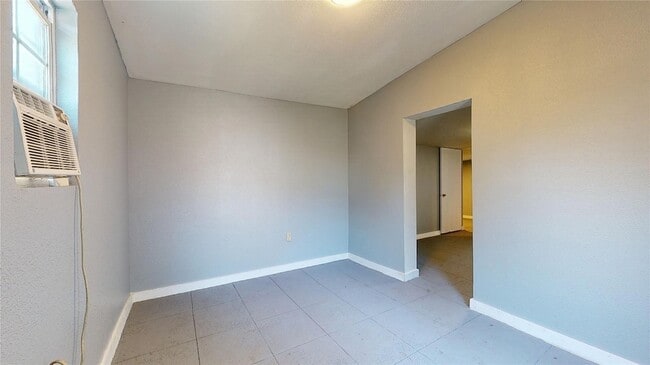 Building Photo - 512 S Brighton Ave