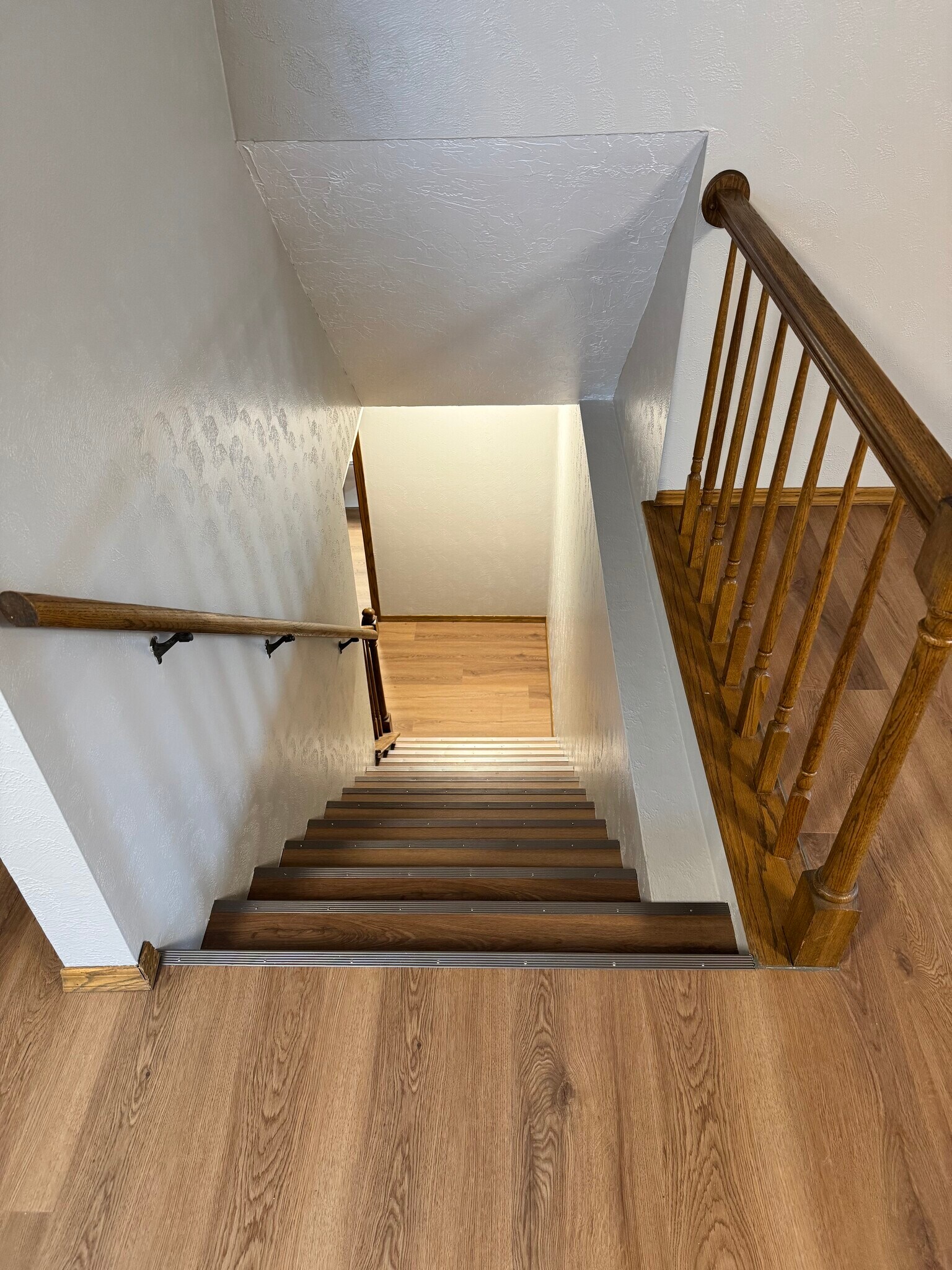 Building Photo - 2412 E Ridge Ter