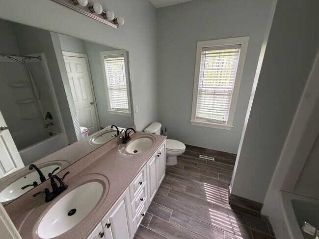 Building Photo - Spacious 3 Bed, 2 Bath Home in Graham, NC - Available for Rent!