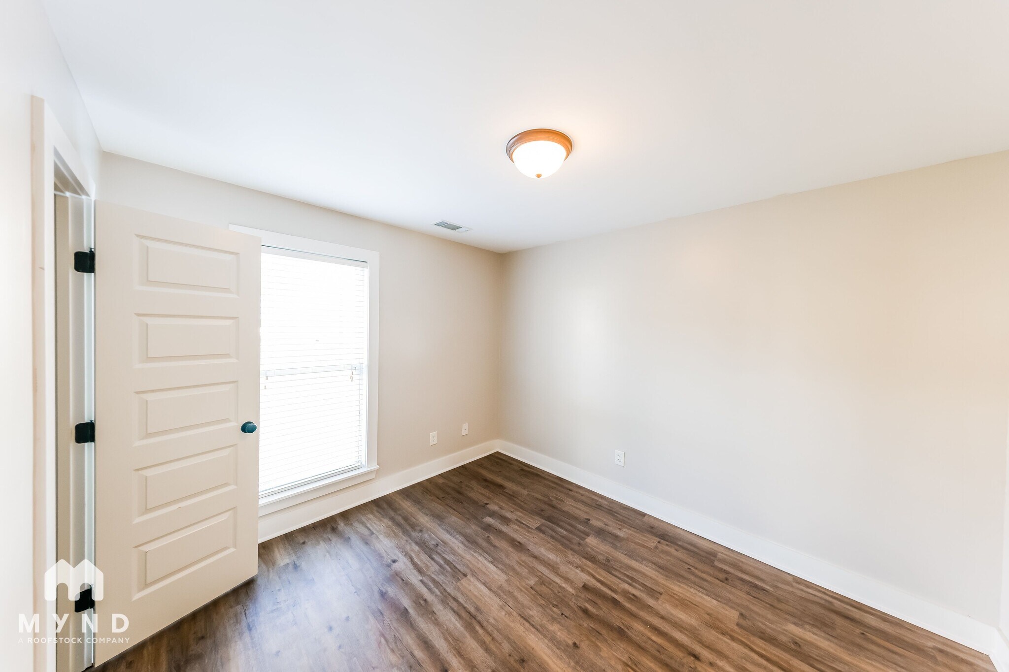 Building Photo - 196 Rossburg Dr