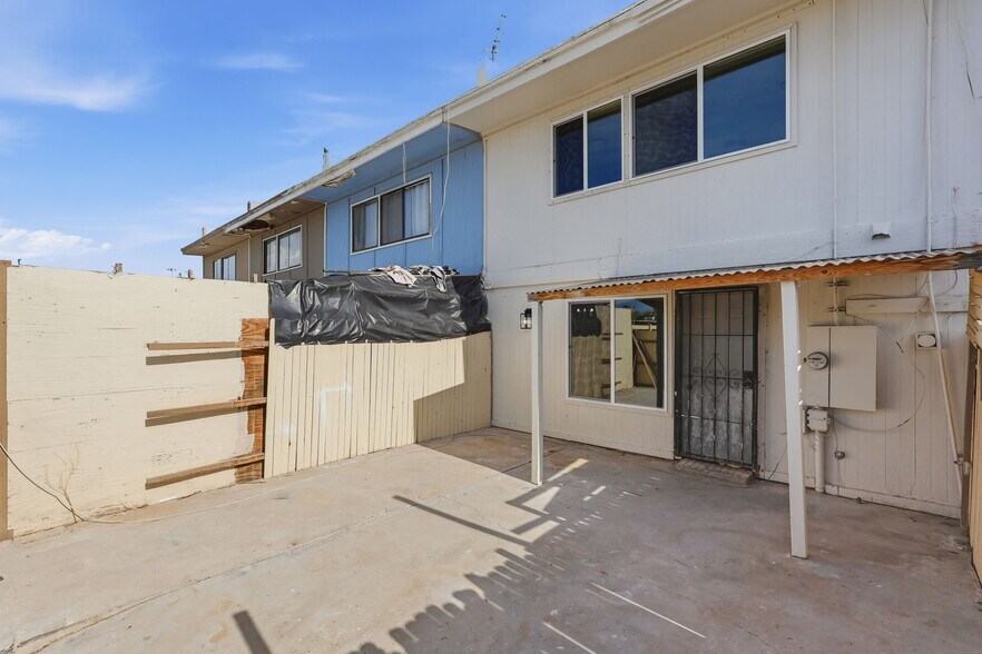Building Photo - 5846 S Del Moral Blvd
