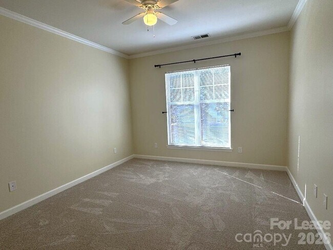 Building Photo - 16412 Redstone Mountain Ln