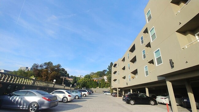 Building Photo - Carmel Heights Apts