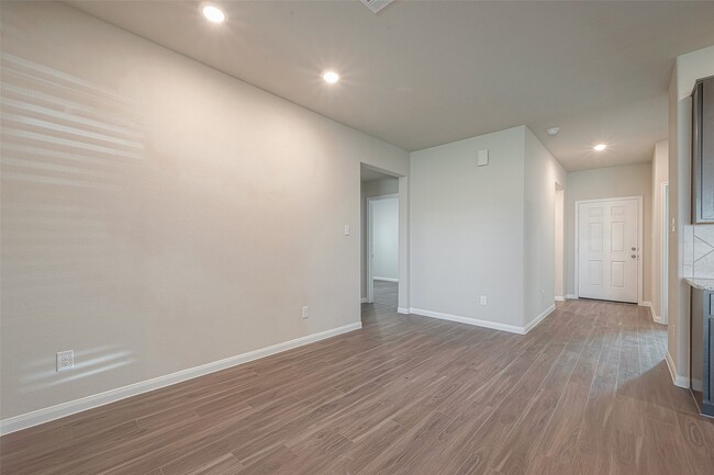 Building Photo - 5318 Briana Dee Dr