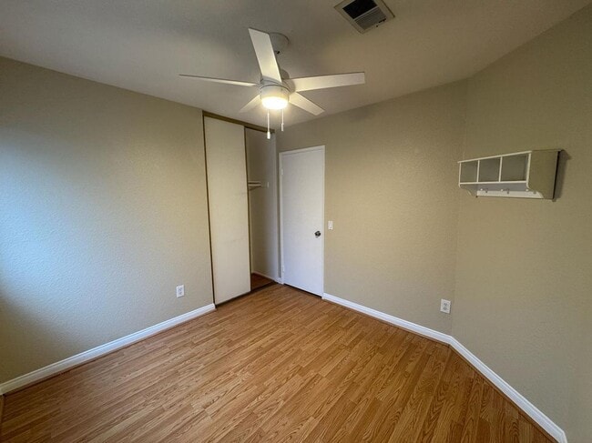 Building Photo - 4605 Acapulco St