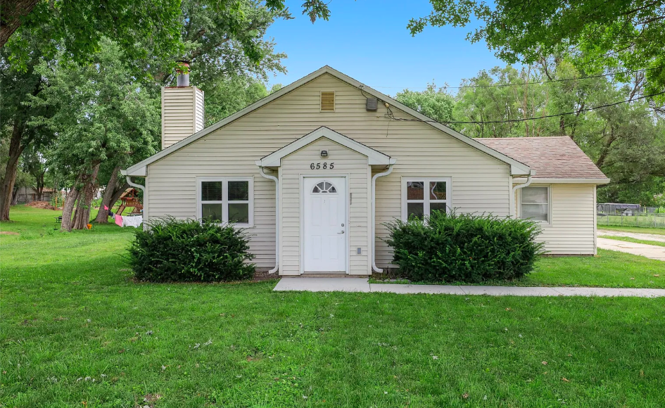 Building Photo - 6585 NW 56th St