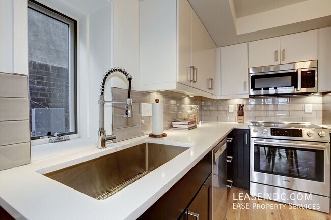 Building Photo - 1474 Belmont St NW