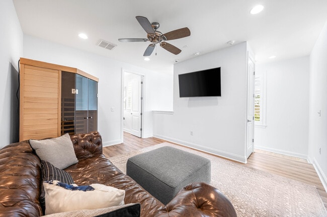 Building Photo - 229 Windrow Way