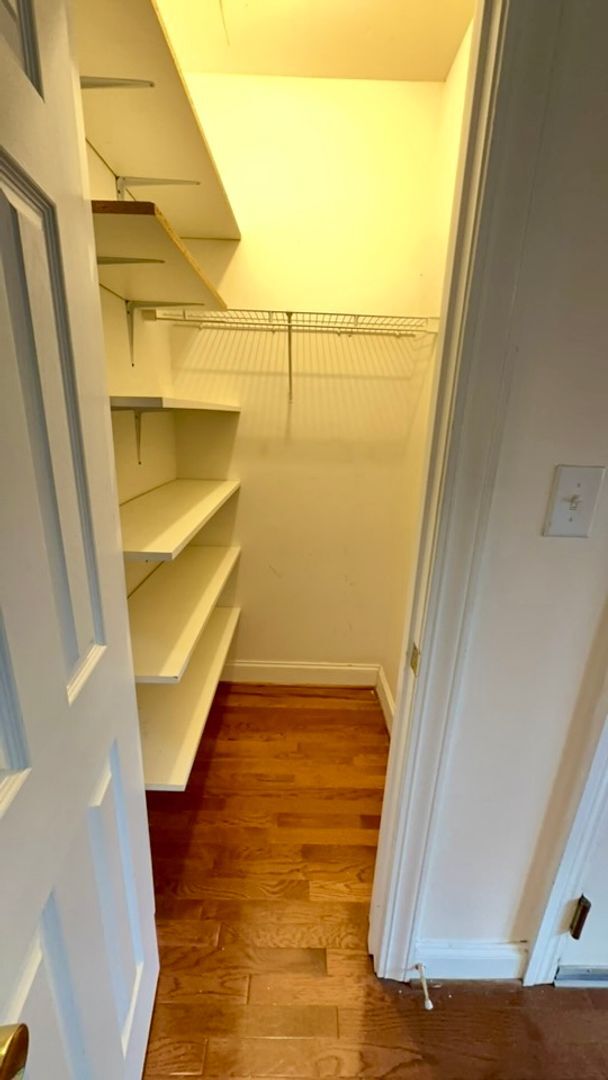 Building Photo - Bright & Modern 1-Bedroom Condo in Heathwood Court – Walkable & Inviting ~ Available May 2026!