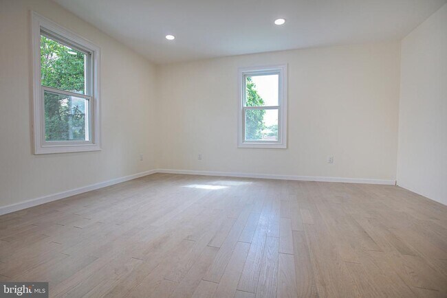 Building Photo - 119 Linden Ln