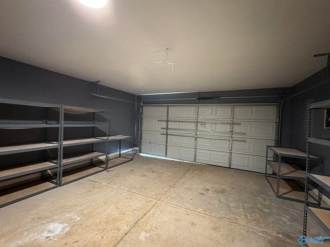 Building Photo - 2401 Bell Manor Dr SW