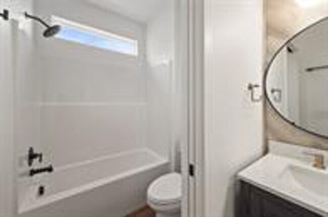 Building Photo - 4bed/2bath house on Village Greens Golf Co...