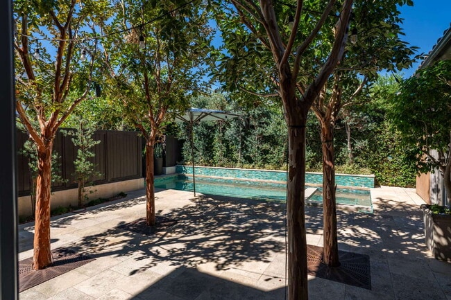 Building Photo - Sophisticated Mediterranean Villa in Newpo...