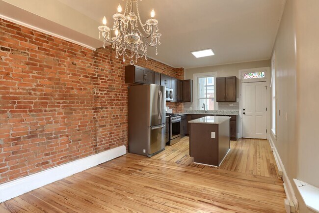 Building Photo - 206 Reily St