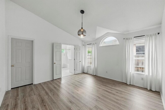 Building Photo - 8717 Corran Ferry Dr