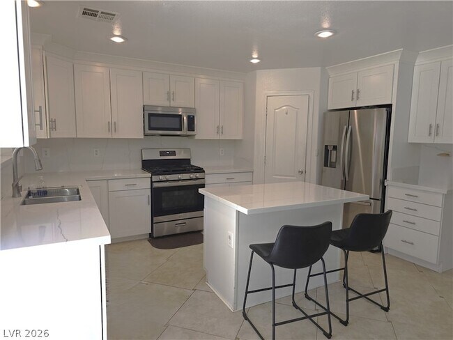 Building Photo - 6717 Yellowhammer Pl