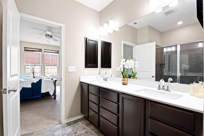 Building Photo - 7300 Ondantra Bnd