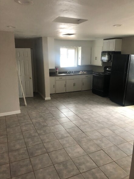 Building Photo - 4828 S 35th Dr
