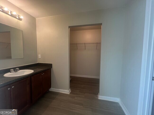 Building Photo - 1005 Mill Creek Way