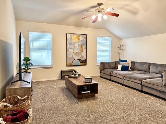 Building Photo - 142 E Spindle Tree Cir