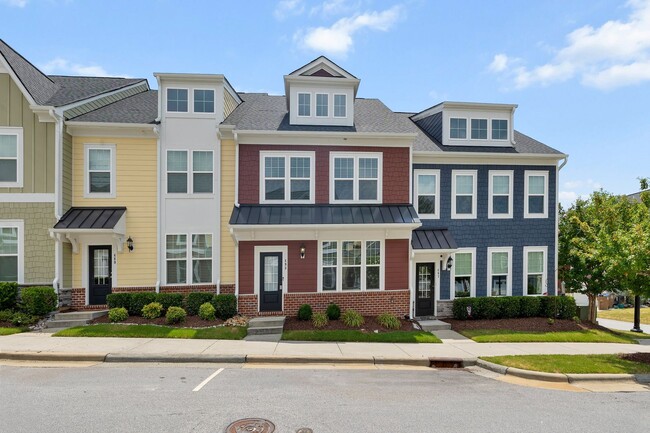 Building Photo - 3 Bedroom Townhome with Rooftop Terrace in Downtown Wake Forest!