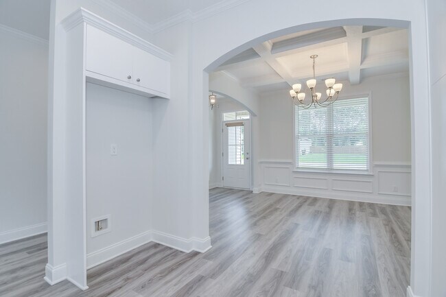 Building Photo - 326 Agape Ln