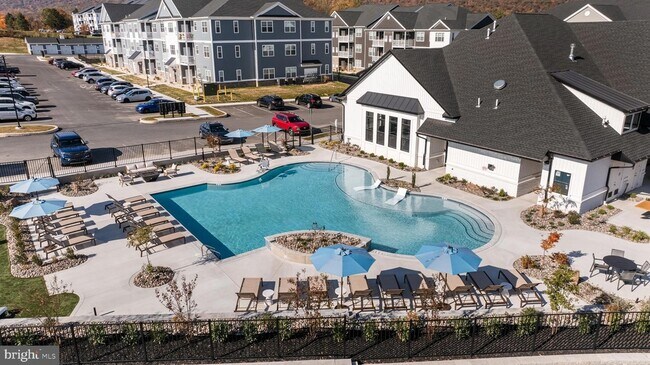 Building Photo - 2020 Sienna Ct