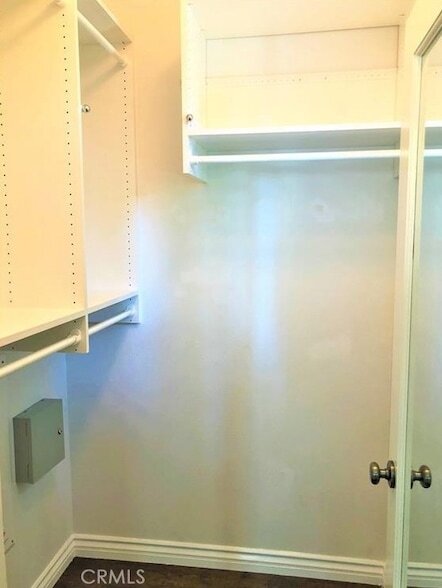 Building Photo - 243 Dewdrop