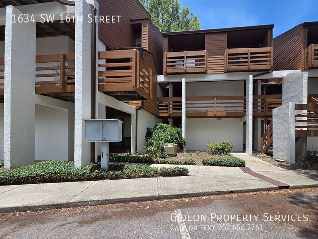 Building Photo - 1634 SW 16th St
