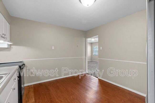 Building Photo - 3661 High Dr