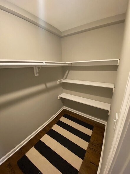 Building Photo - 28 Brookside Ave