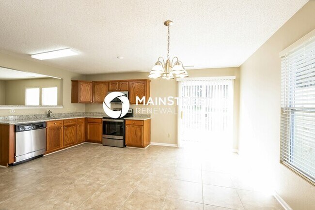 Building Photo - 3 Bedroom Pet-Friendly Home in Charlotte, NC with Main Street Renewal