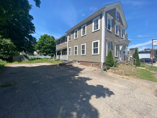 Primary Photo - 41 Alden St