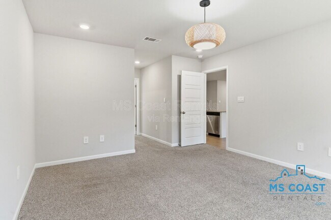 Building Photo - 1042 Enclave Cir