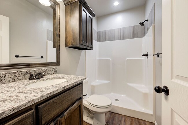 Building Photo - Charming Duplex in El Reno!