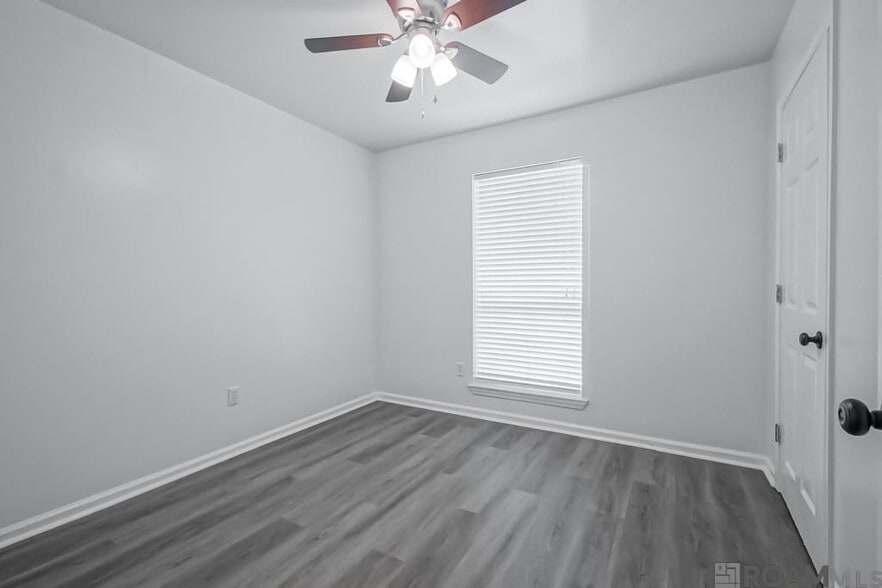 Building Photo - 14211 Parkridge Dr