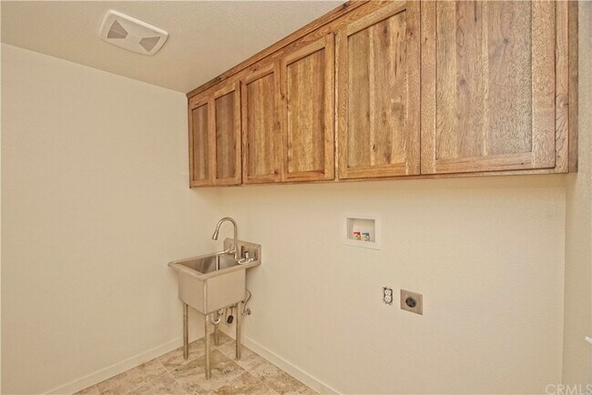 Building Photo - 8435 Buena Vista Ave