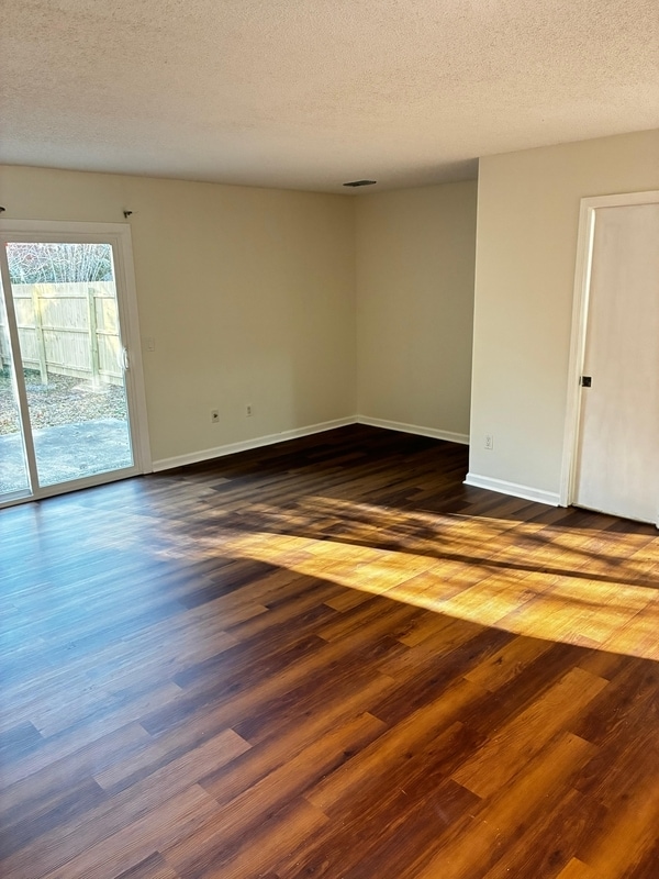 Building Photo - 1222 Westdale Dr