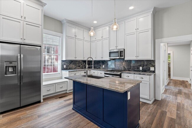 Building Photo - Oakleigh Garden District