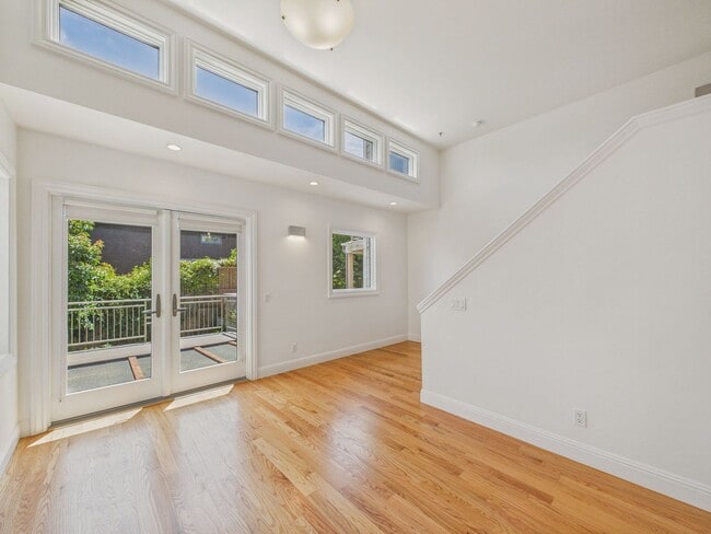 Building Photo - 853 De Haro St
