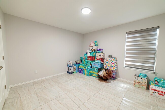 Building Photo - 5405 Jersey Dr