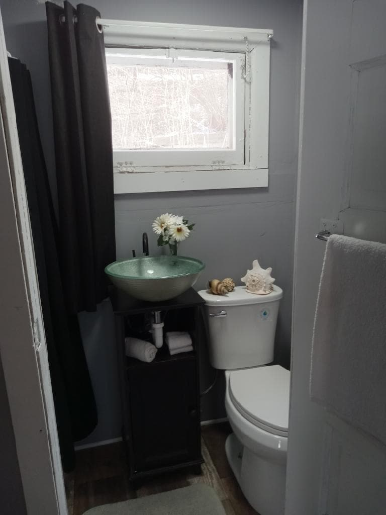 Building Photo - 1104 Oak St