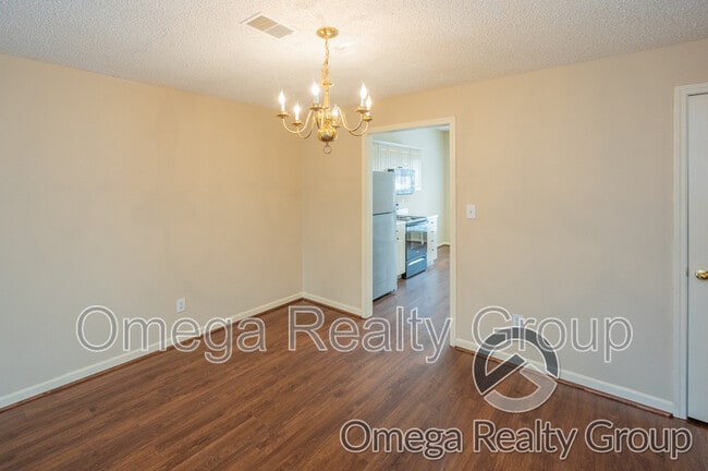 Building Photo - 1934 Live Oak Trce