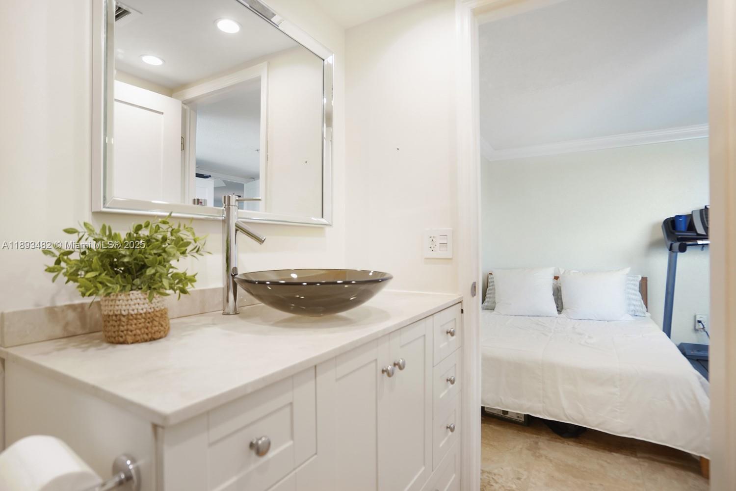 Building Photo - 280 SW 20th Rd